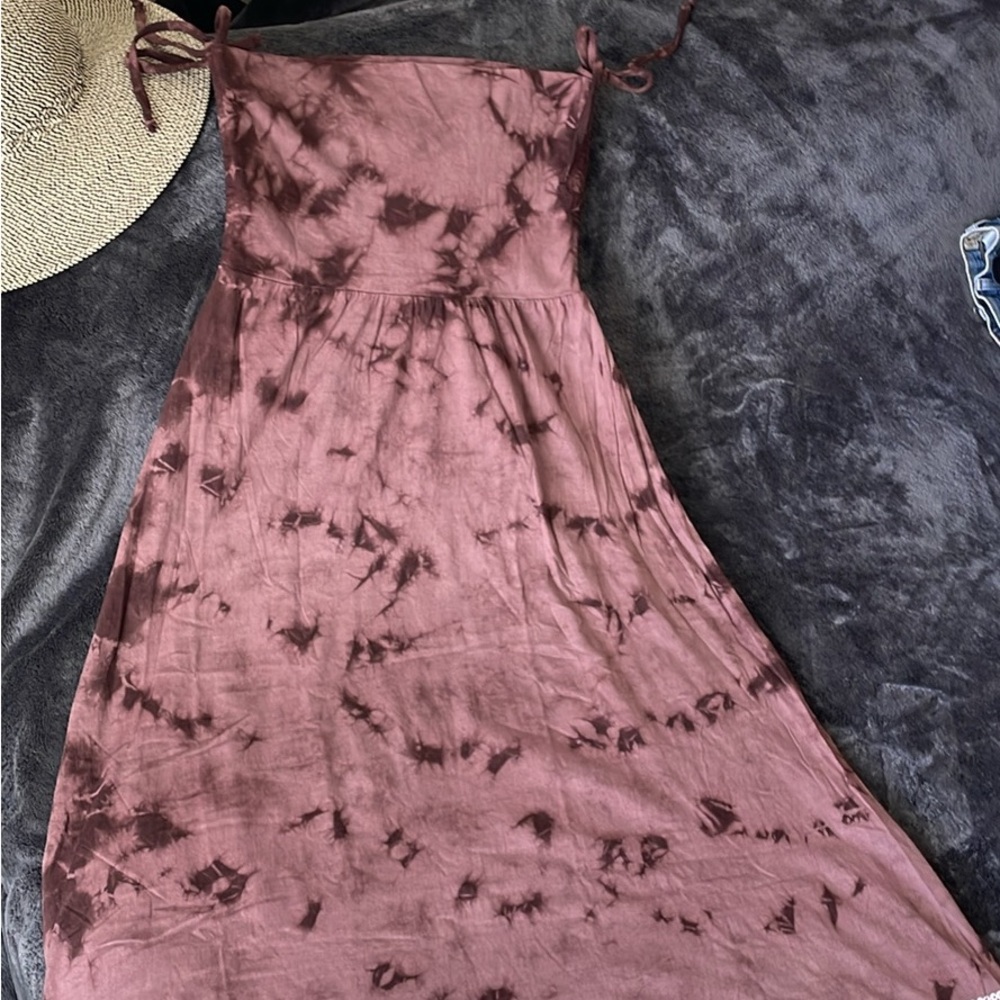 Chic Strapless Tie-Dye Dress in Mauve